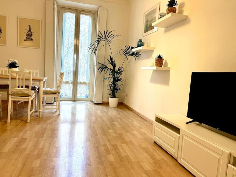 Elegante Appartamento In Centro Milano Ngoại thất bức ảnh